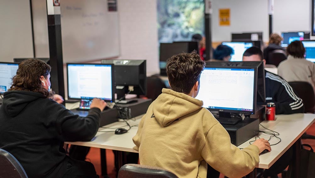 Image of a computer and IT  class