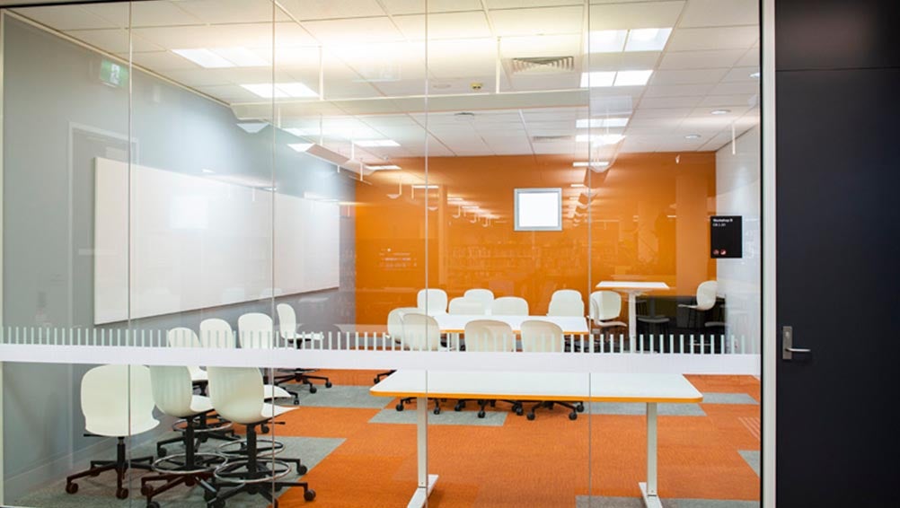 image of meeting room in Chadstone library.