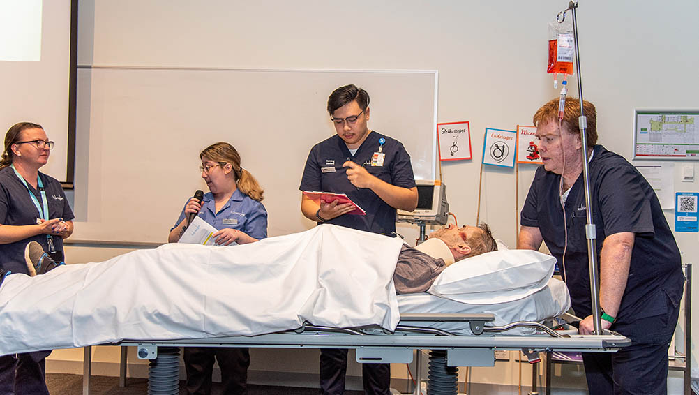 Students learn how to care for patients at Holmesglen.